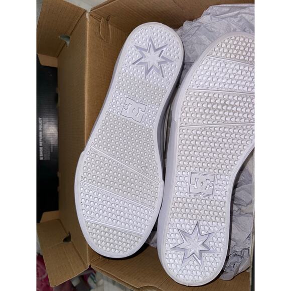 DC Shoes Men\'s Manual Slip On Skate Sneakers Vegan-Friendly Canvas White new 8.5